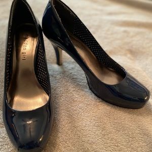 Madden Girl Navy Getta Pumps
